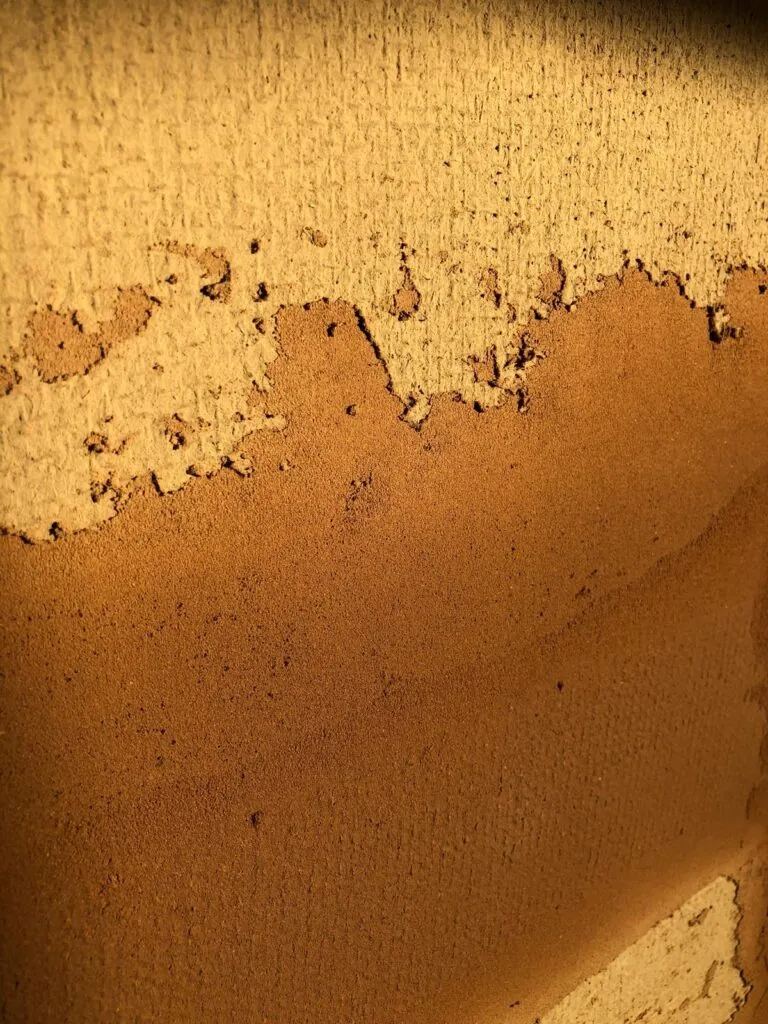 Materiales sostenibles como el barro reforzado con yute de Ecoclay